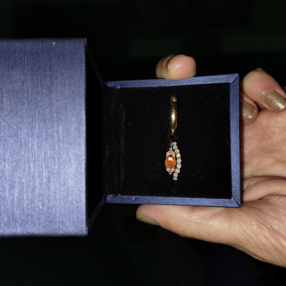 Elegant Gold and Orange Gemstone Women's Ring